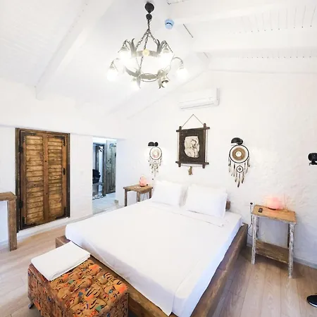 Voq Alacati Bed & Breakfast *